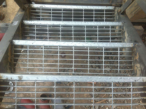 钢梯踏步板图片1