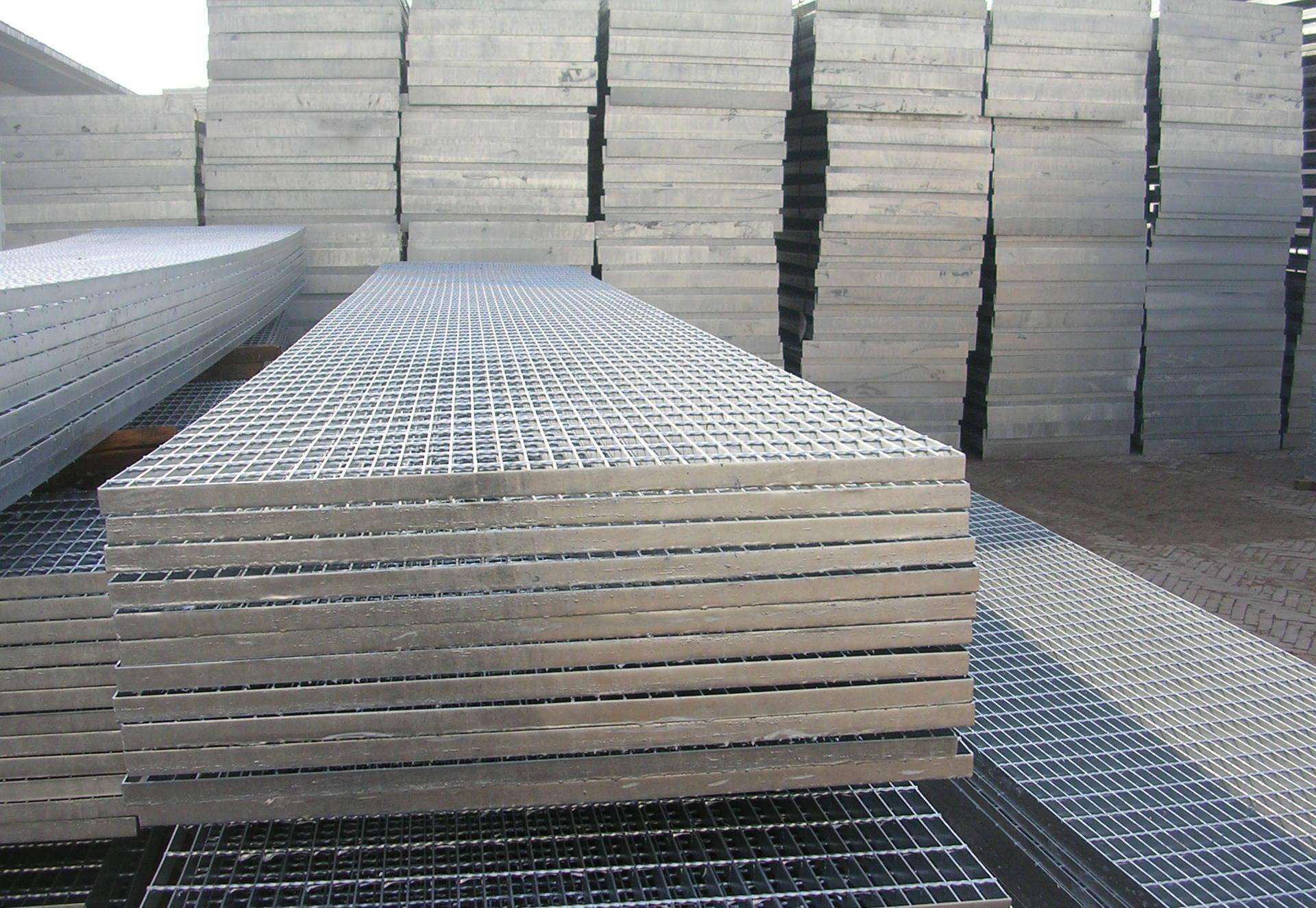 影响复合钢格板安装精度原因